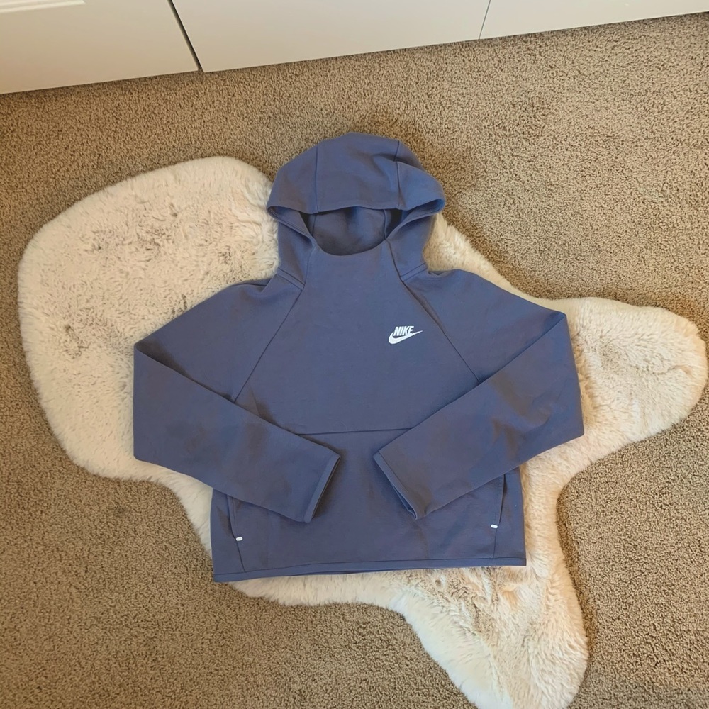 Cropped Nike Hoodie
